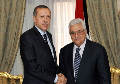 الرئيس الفلسطيني محمود عباس أبو مازن ورئيس الوزراء التركي رجب طيب أردوغان